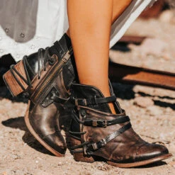 Crue - Black Distressed