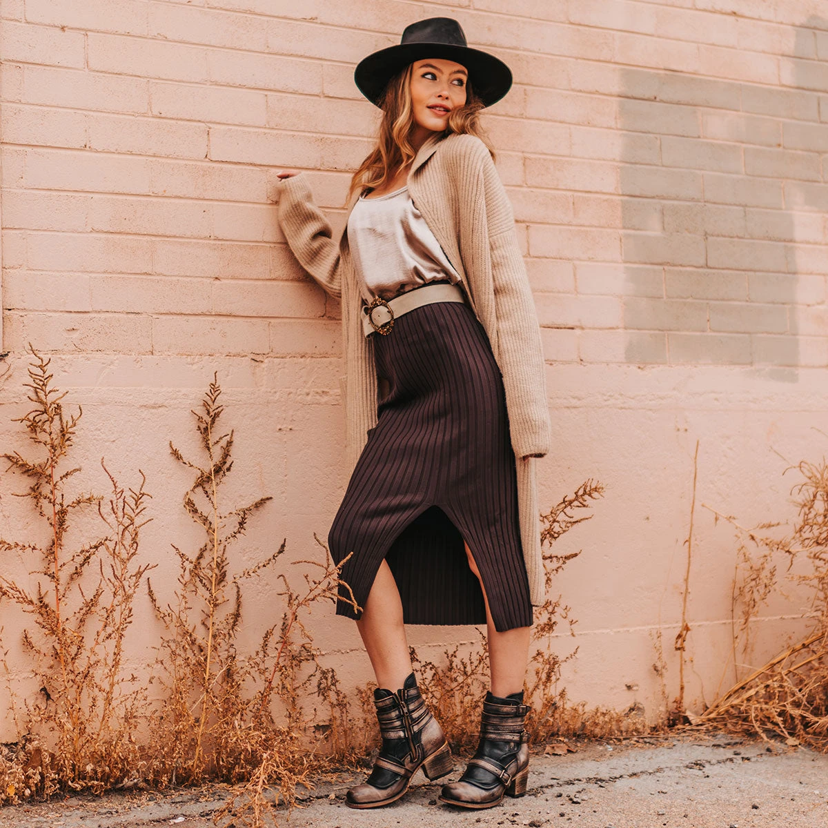 Darlin - Black - Image 2