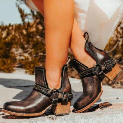 Dusty - Black Distressed