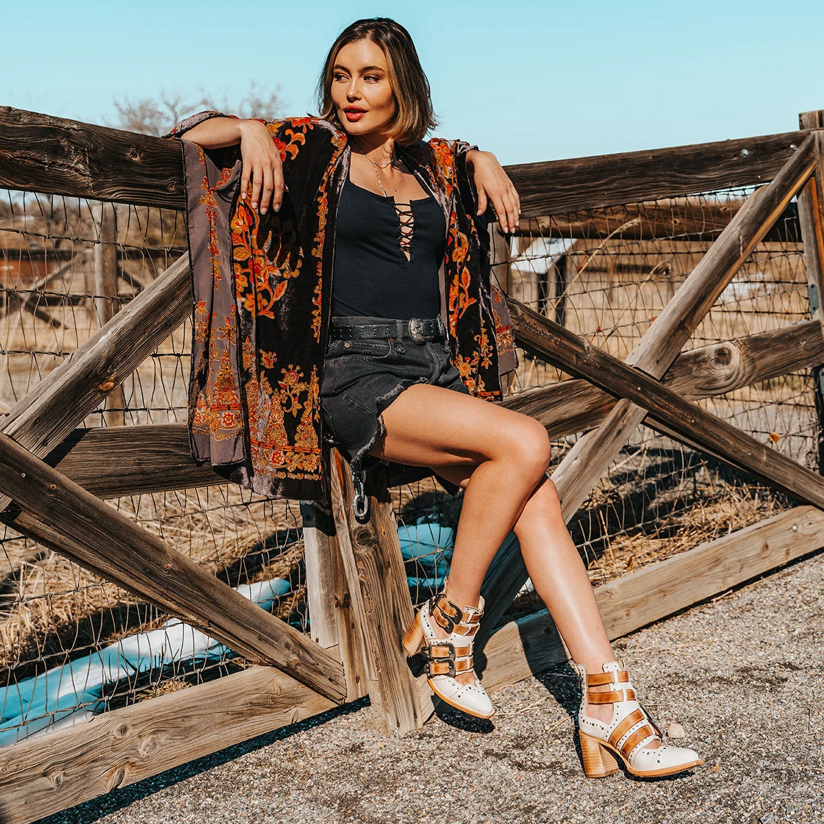 Judge - Off White - Image 2